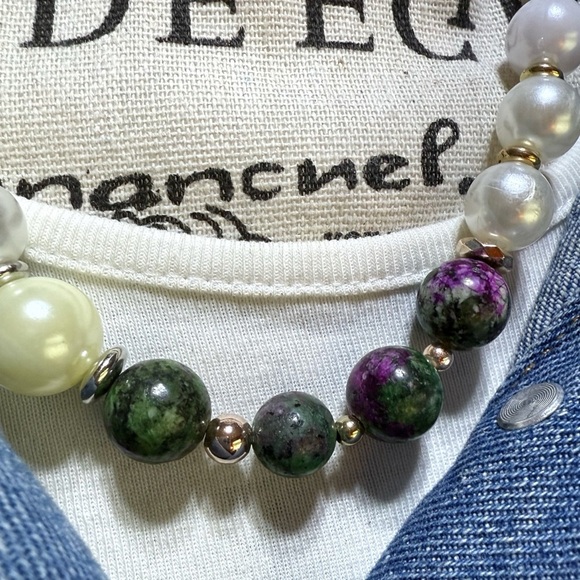 Pearl and zoisite beaded chunky necklace - Picture 4 of 5